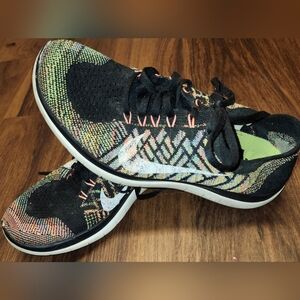 Womens Sz 7 Gently Worn Nike Free 4.0 Flyknit w Barefoot Ride Insoles